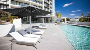 Large Ocean Views 4BR Sub-Penthouse - Sierra Grand - CoastHM